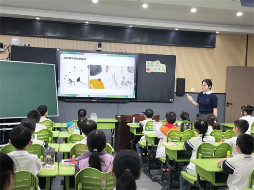 蒋艺.jpg 蒋艺.jpg