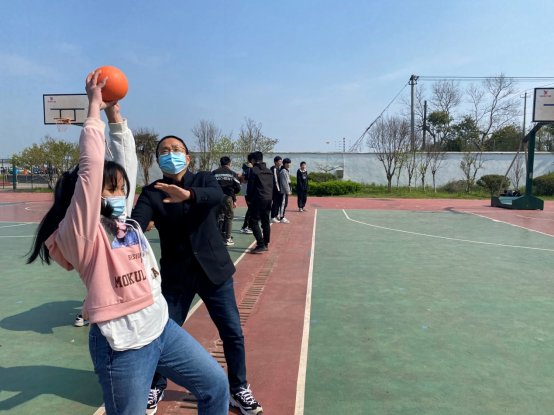 初三班主任辅导体育训练1.jpg