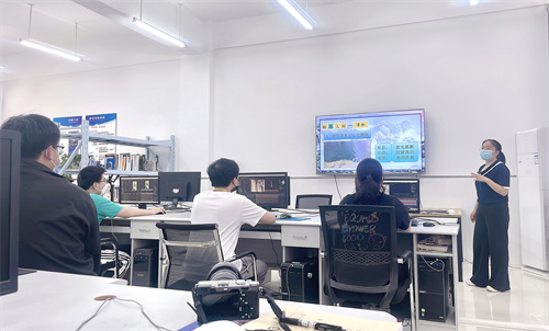 韩艳.jpg